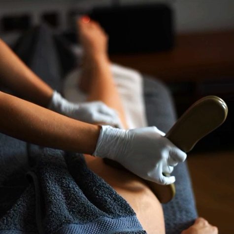 Escultura corporal brasileira em madeira